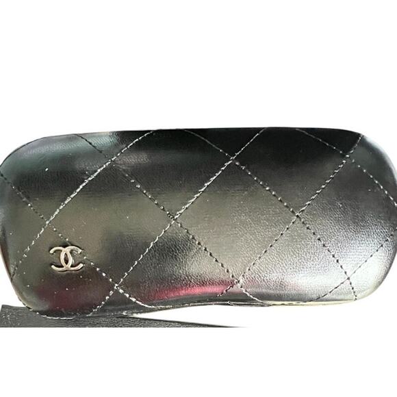 CHANEL Oversized Square Gold Frameless Gradient Gray Lens Sunglasses (CHXX050) - Picture 6 of 8